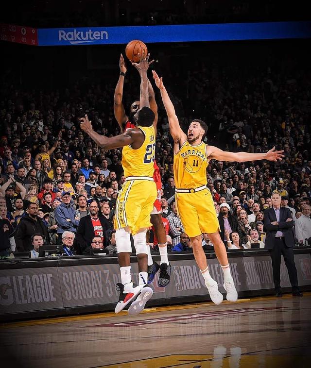 埃芬博格：拜仁前场三人能给卡尔空间，把他与梅西相比没好处（埃芬博格：拜仁锋线三人能为卡尔创造空间，将他与梅西相较无益）