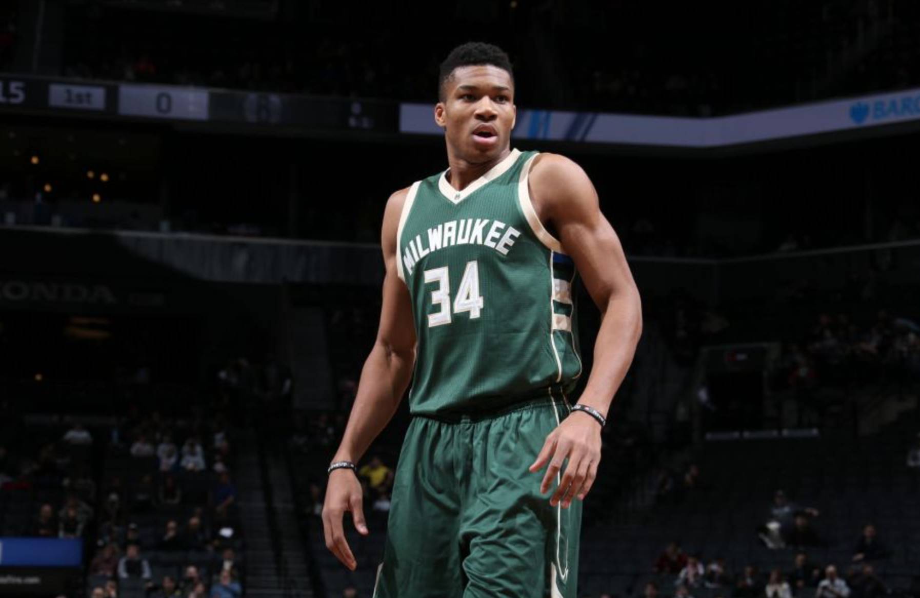 科利莫尔：在利物浦永远是俱乐部至上，萨拉赫不是梅西或C罗（科利莫尔：利物浦始终以俱乐部为先，萨拉赫并非梅西或C罗）