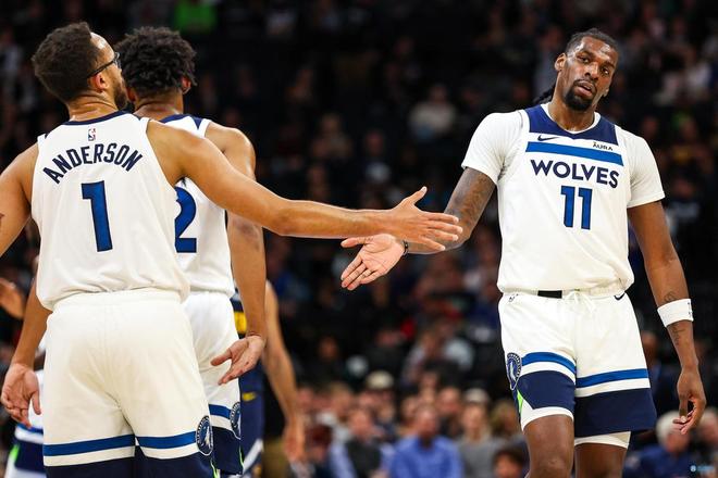 KD：顶尖行列 我无法与乔丹科比詹姆斯直接比较（KD：自认为属于顶尖行列，但不与乔丹、科比、詹姆斯作直接比较）