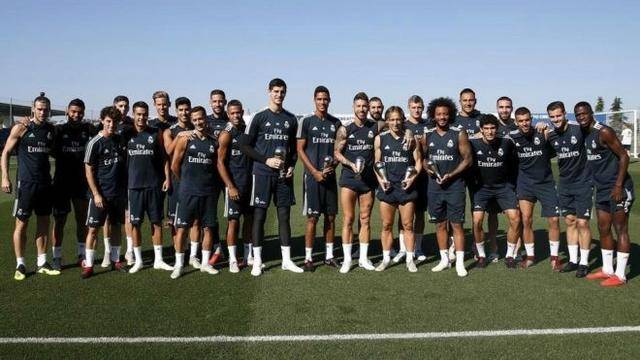 丰田强势回归F1，携手哈斯车队开启2026赛季全新篇章（丰田重磅回归F1，联手哈斯共启2026赛季新篇章）