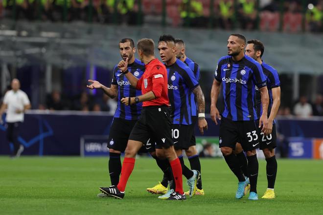 斯基拉：37岁本泽马准备在赛季结束合同到期后离开吉达联合（斯基拉：本泽马37岁，计划在赛季末合同到期时告别吉达联合）