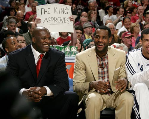 43.3米超远吊射破门，亚当斯创造本赛季英超最远距离进球（亚当斯43.3米挑射破网，改写本季英超最远进球纪录）